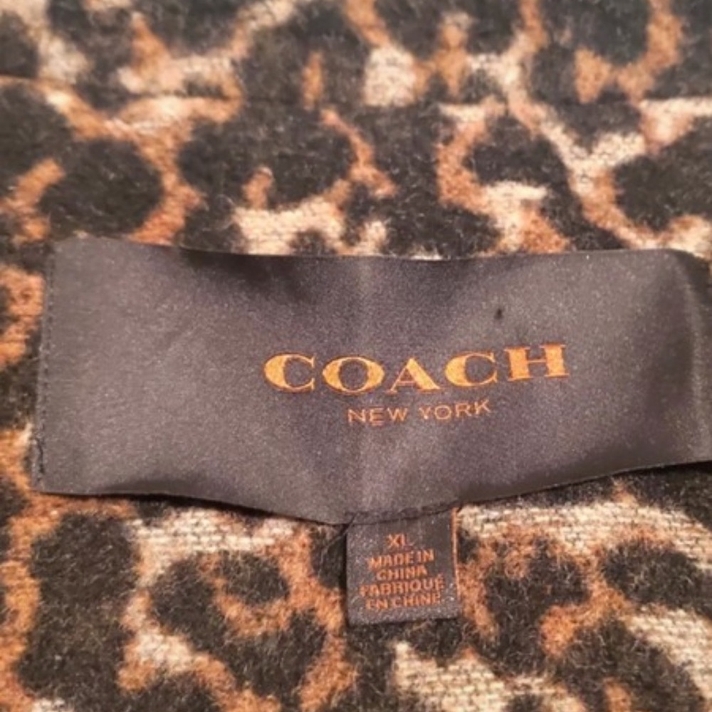 Coach. - Picture 3 of 8